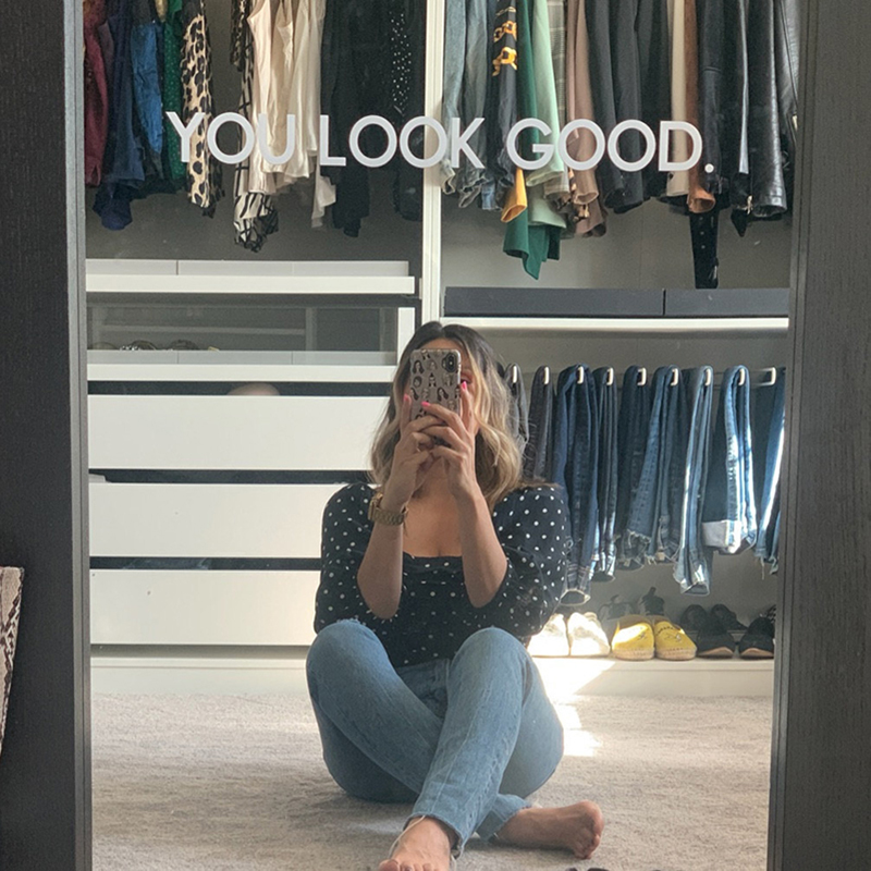Home Bathroom Window - You Look Good Mirror Naklejka ścienna